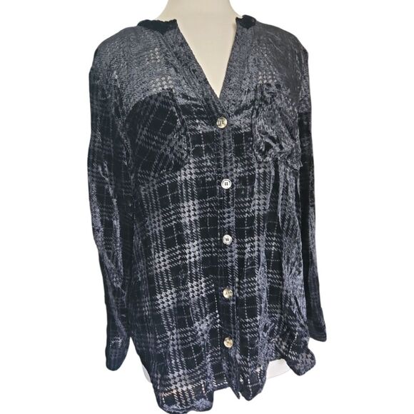 Democracy Black Textured Button Front Shirt - L - Picture 3 of 8